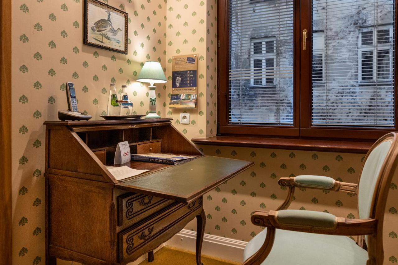 Hotel Grodek Krakow Ngoại thất bức ảnh A secretary desk