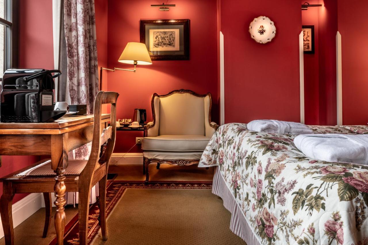 Hotel Grodek Krakow Ngoại thất bức ảnh A room at the hotel
