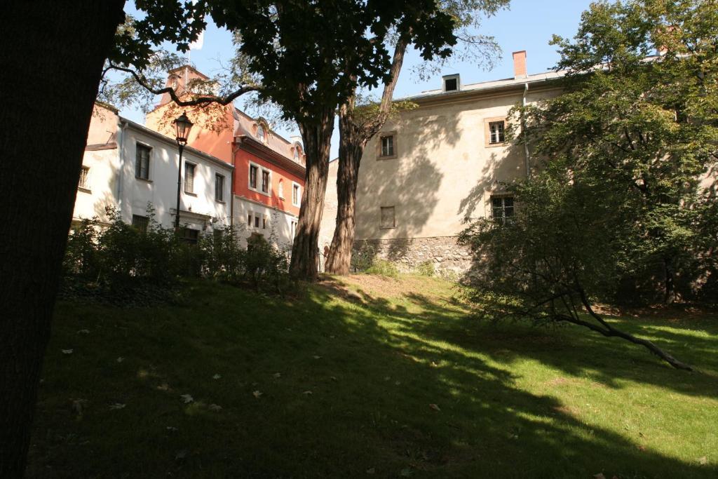 Hotel Grodek Krakow Ngoại thất bức ảnh The castle of the ducal family of Saxe-Coburg and Gotha