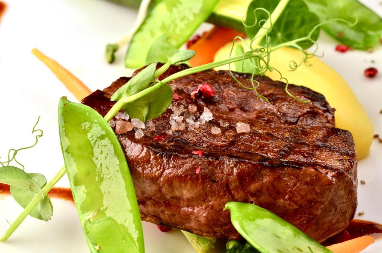 Hotel Grodek Krakow Ngoại thất bức ảnh A steak