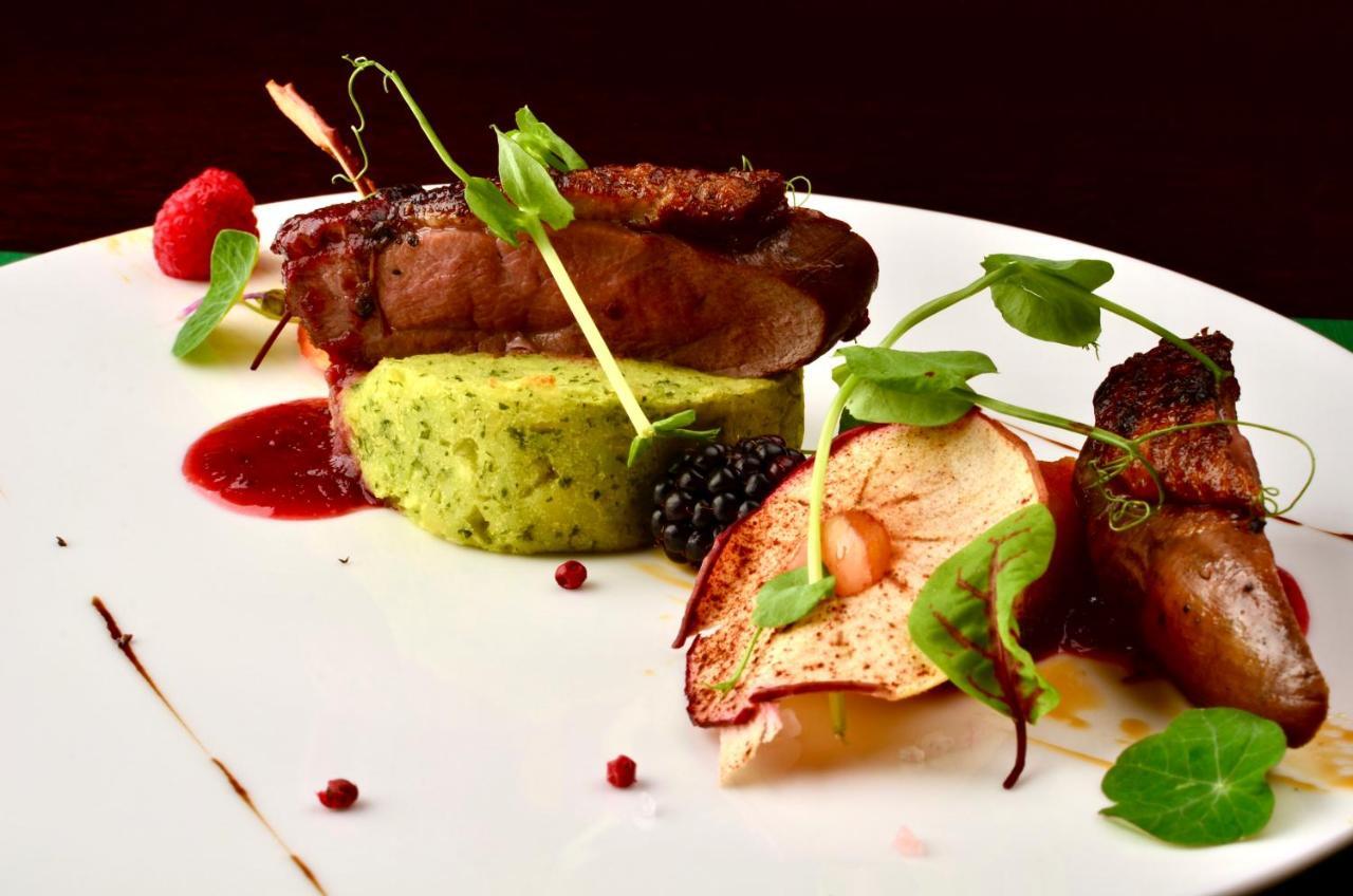 Hotel Grodek Krakow Ngoại thất bức ảnh A modern French dish