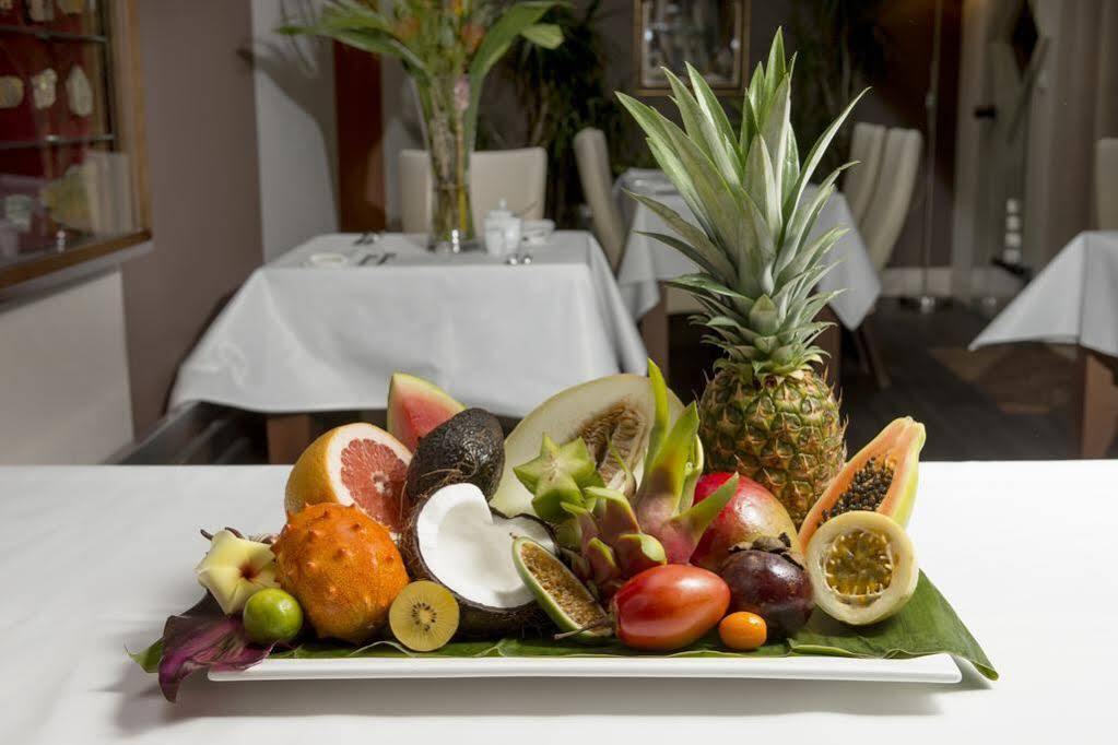 Hotel Grodek Krakow Ngoại thất bức ảnh A fruit platter